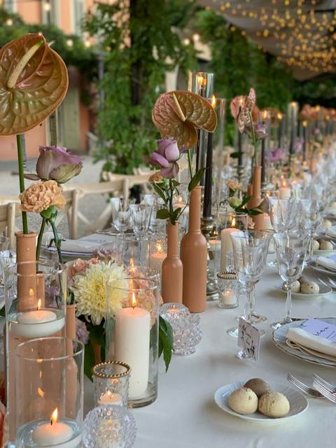 Tuscan event atmosphere with table decor and dining details