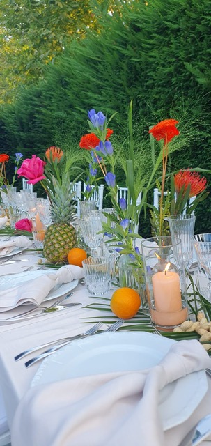 Decorative close-up from a private event curated in Tuscany