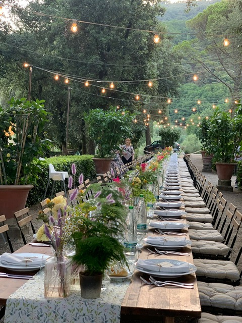 Refined event detail styled for a bespoke Tuscany experience